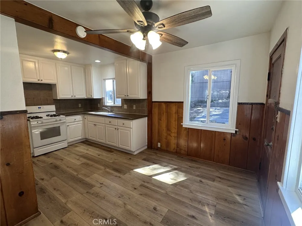 215 Western Cedar Glen, CA 92321