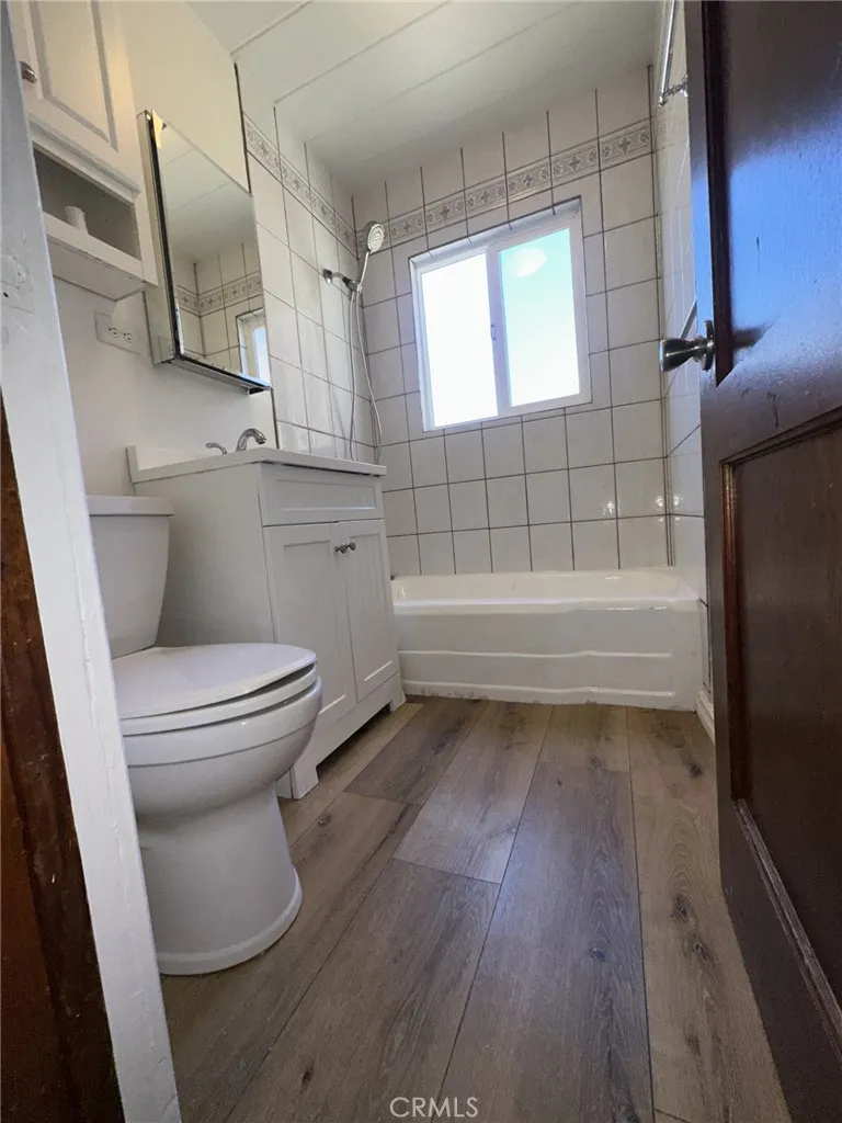 215 Western Cedar Glen, CA 92321