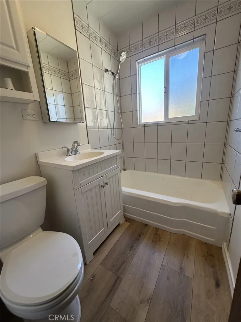 215 Western Cedar Glen, CA 92321