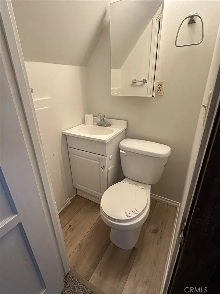 215 Western Cedar Glen, CA 92321