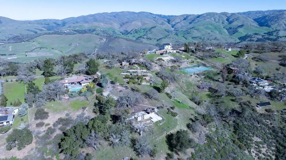 34994 Sky Ranch Road Carmel Valley, CA 93924