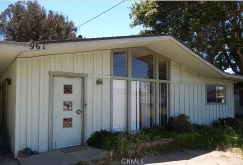 961 W Foothill Boulevard