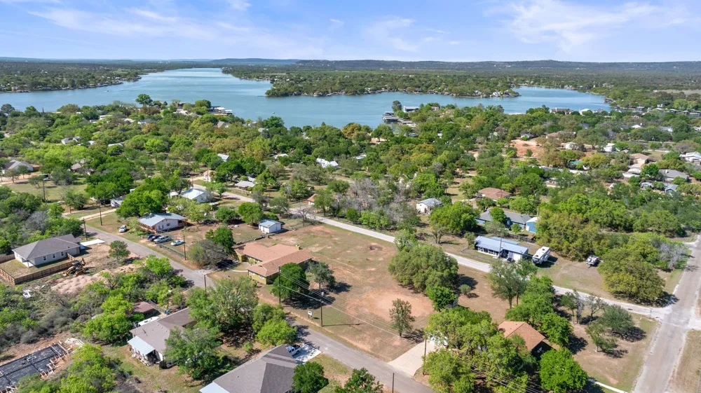 208 Norwood Drive Granite Shoals, TX 78654