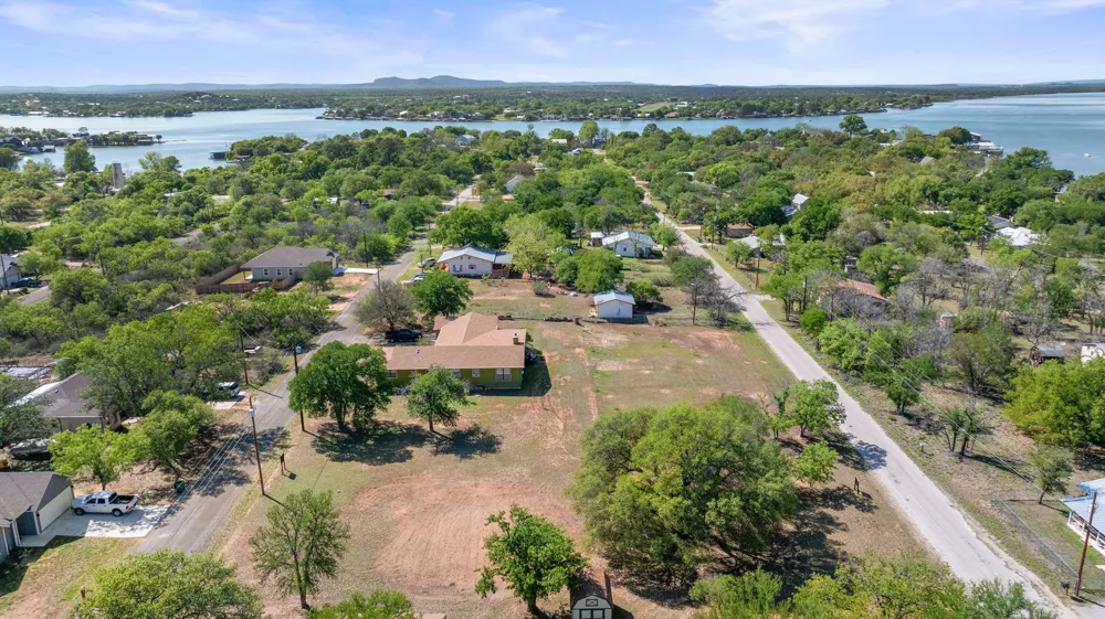 208 Norwood Drive Granite Shoals, TX 78654