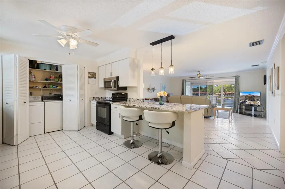 4522 NARRAGANSET TRAIL #84 Sarasota, FL 34233
