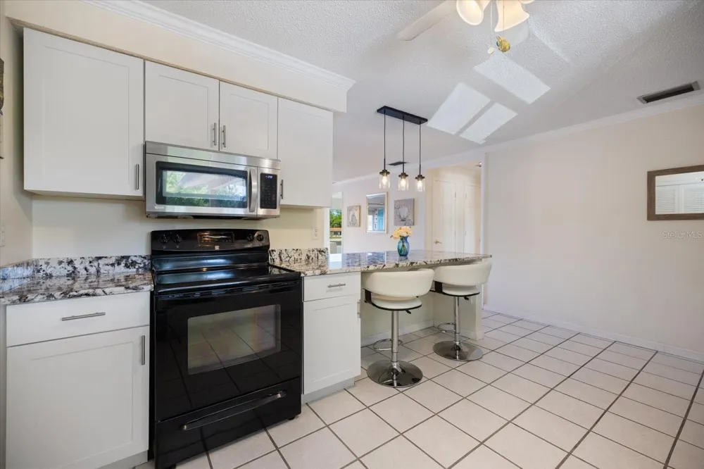 4522 NARRAGANSET TRAIL #84 Sarasota, FL 34233