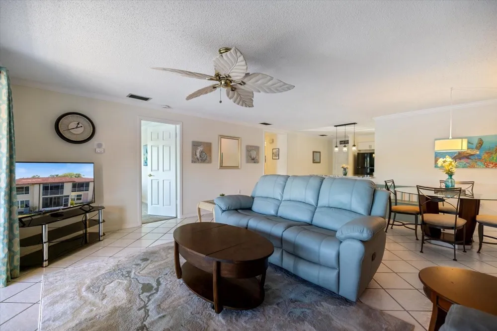 4522 NARRAGANSET TRAIL #84 Sarasota, FL 34233