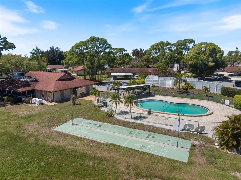 4522 NARRAGANSET TRAIL #84 Sarasota, FL 34233