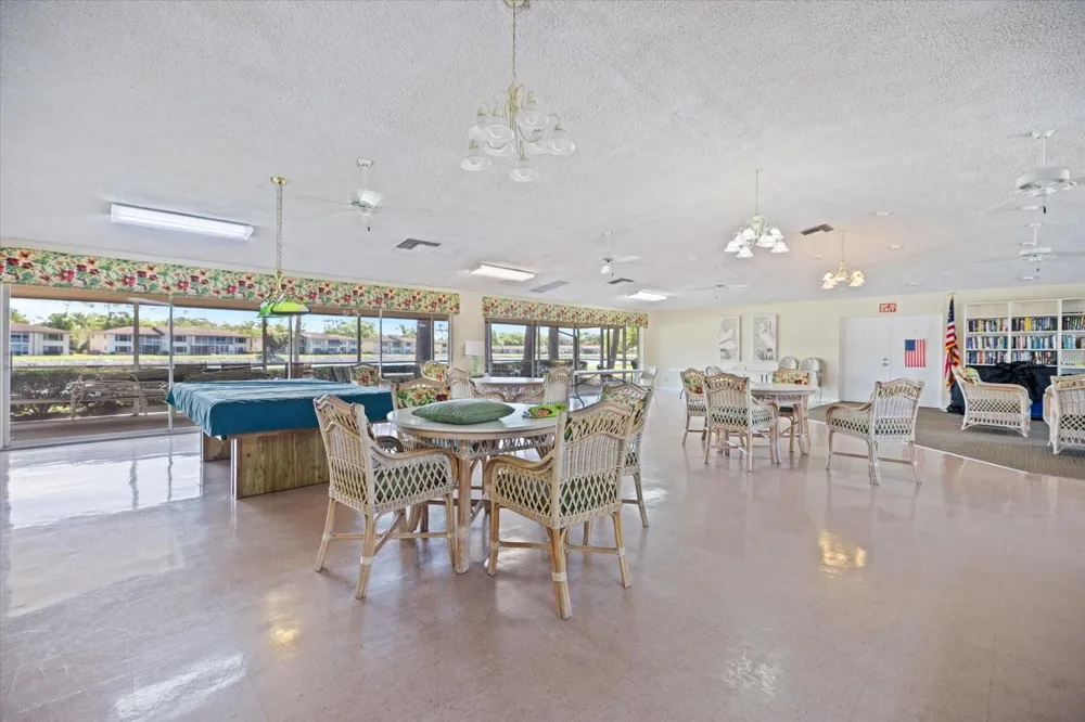 4522 NARRAGANSET TRAIL #84 Sarasota, FL 34233