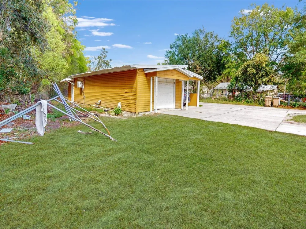 2017 MILLER BOULEVARD Fruitland Park, FL 34731