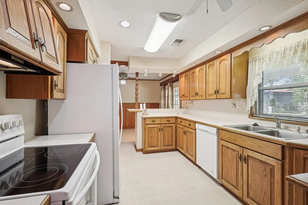 4733 Oleander Street Bacliff, TX 77518