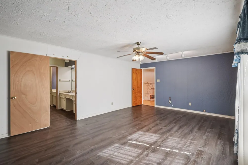 4733 Oleander Street Bacliff, TX 77518