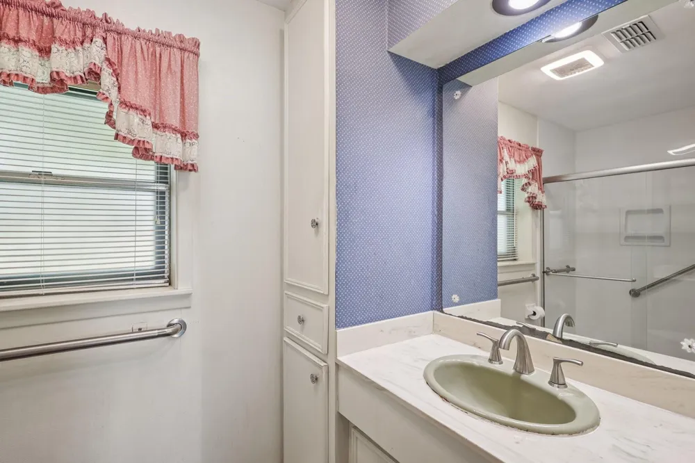 4733 Oleander Street Bacliff, TX 77518