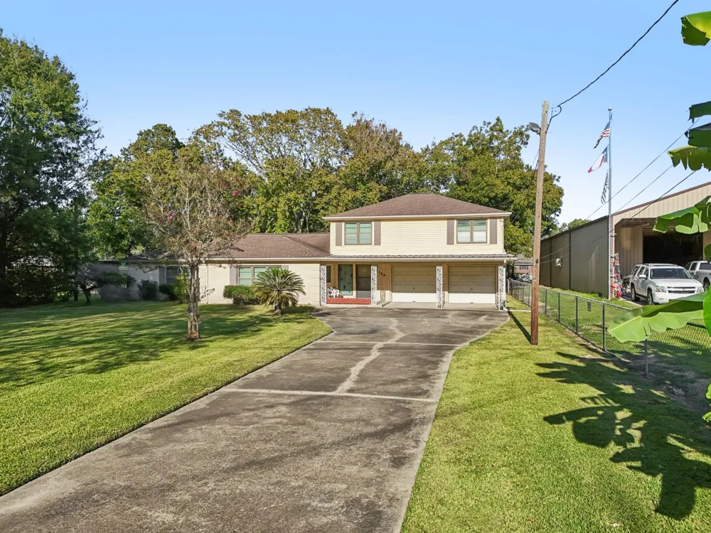 4733 Oleander Street Bacliff, TX 77518