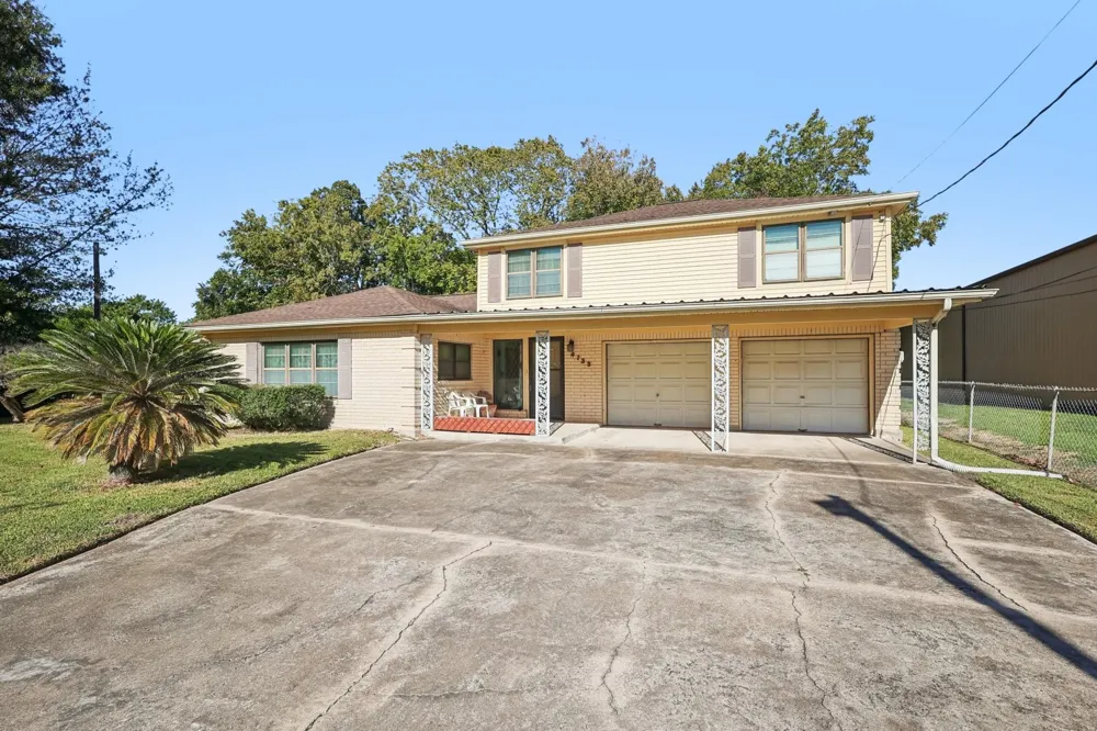 4733 Oleander Street Bacliff, TX 77518