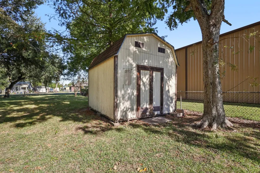 4733 Oleander Street Bacliff, TX 77518