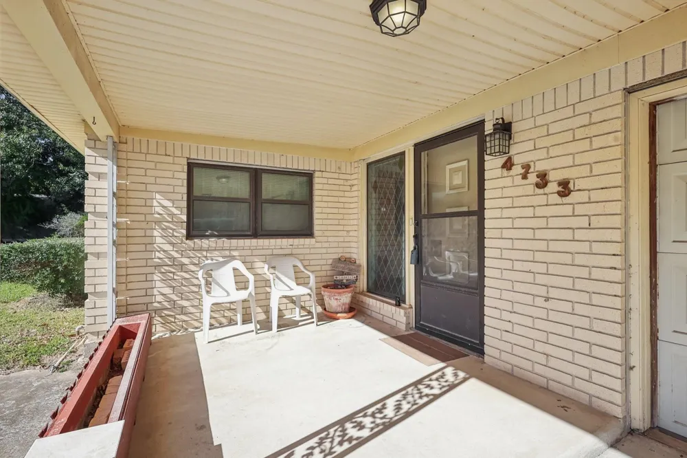 4733 Oleander Street Bacliff, TX 77518