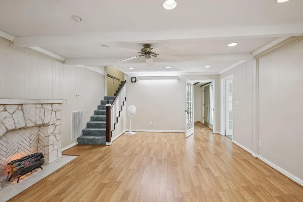 4733 Oleander Street Bacliff, TX 77518
