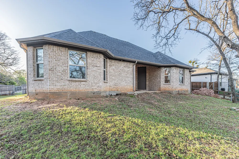 1617 sea breeze Court Azle, TX 76020