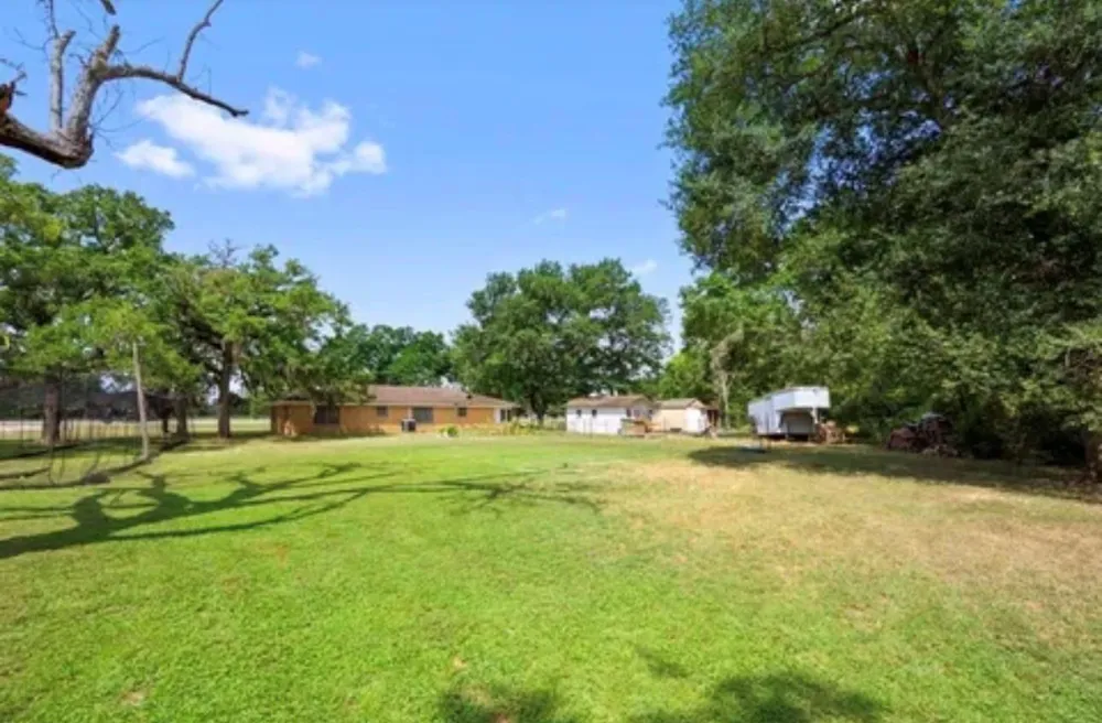 2291 Highway 71 Columbus, TX 78934
