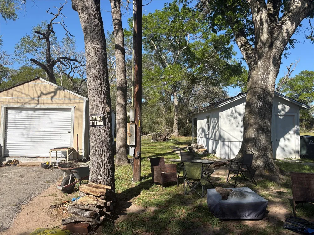 2291 Highway 71 Columbus, TX 78934