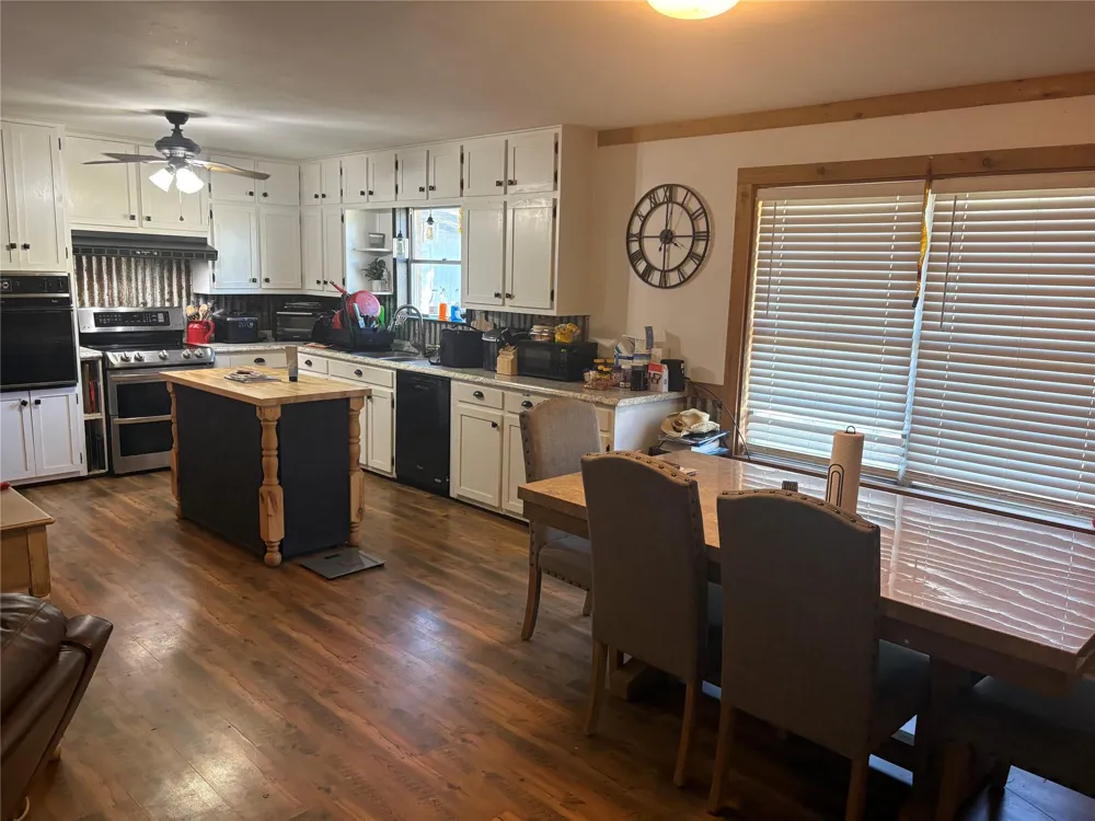 2291 Highway 71 Columbus, TX 78934