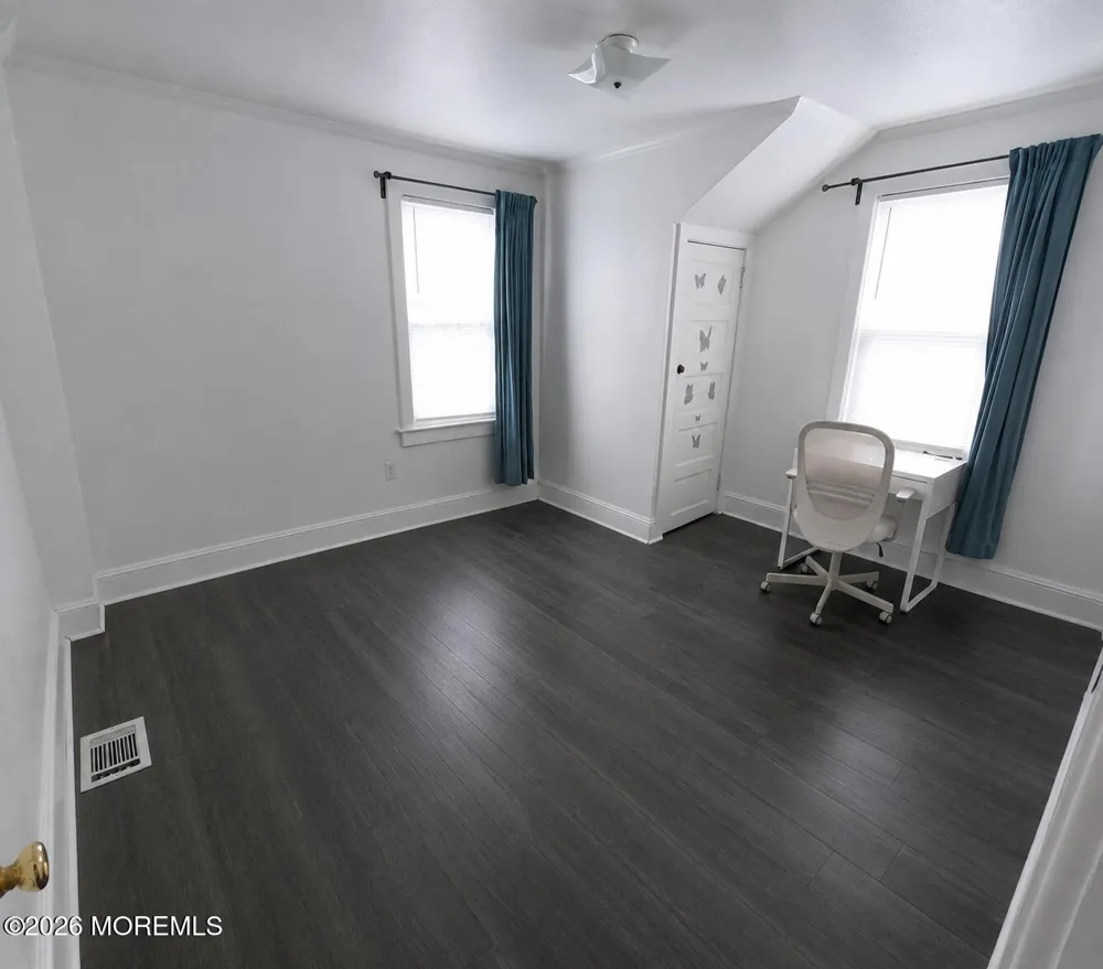 24 Newkirk Avenue Hamilton, NJ 08629
