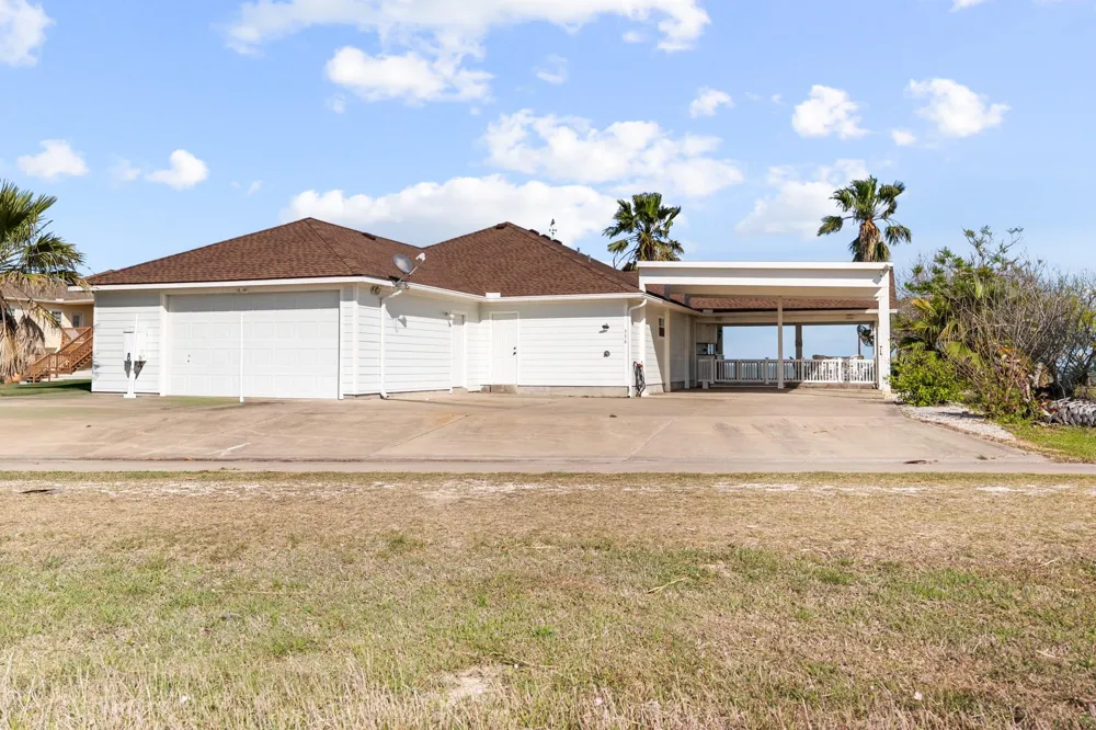 316 Marshall Johnson Avenue S Port Lavaca, TX 77979