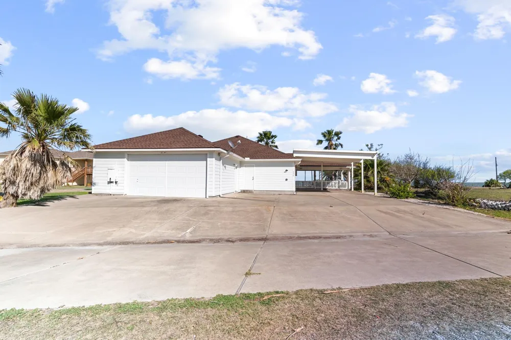 316 Marshall Johnson Avenue S Port Lavaca, TX 77979