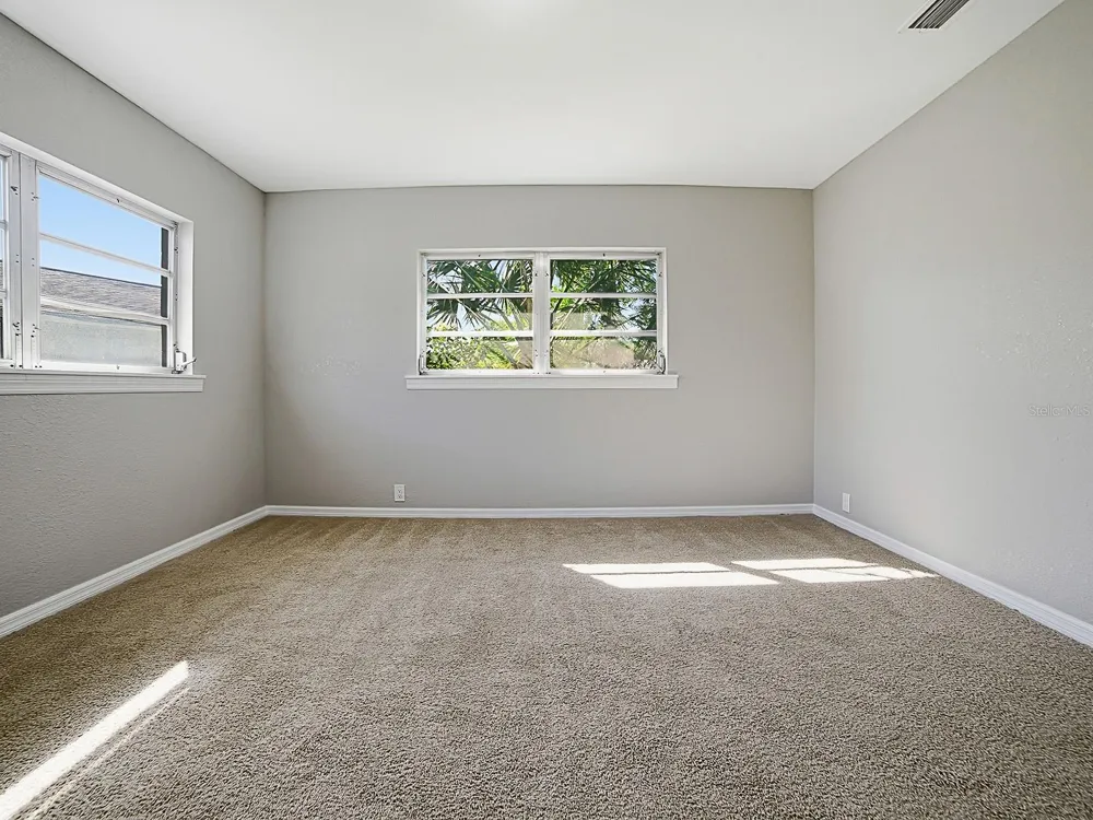 5 OAK STREET Yalaha, FL 34797