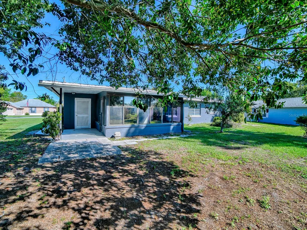 5 OAK STREET Yalaha, FL 34797