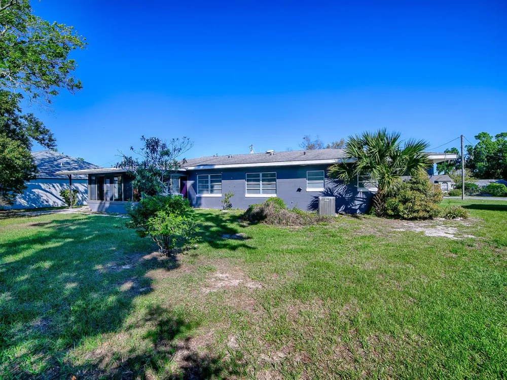 5 OAK STREET Yalaha, FL 34797