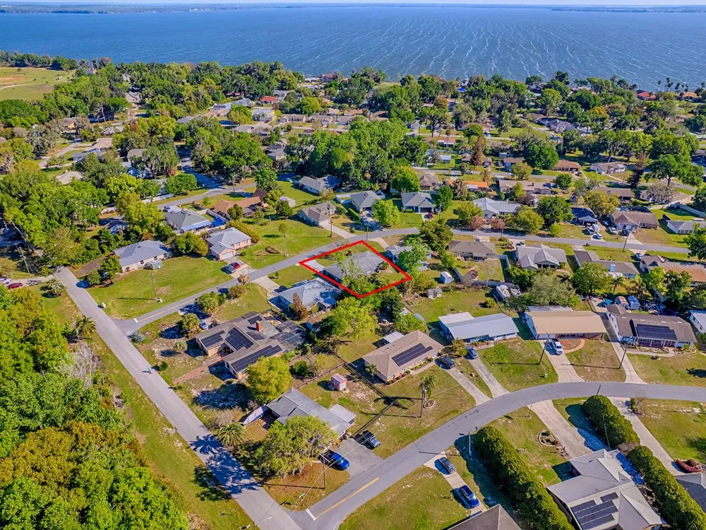 5 OAK STREET Yalaha, FL 34797