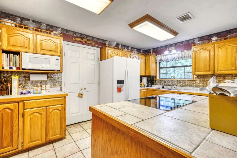 1470 Fellowship Lane Madisonville, TX 77864
