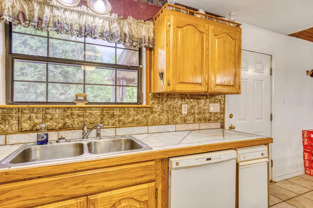 1470 Fellowship Lane Madisonville, TX 77864