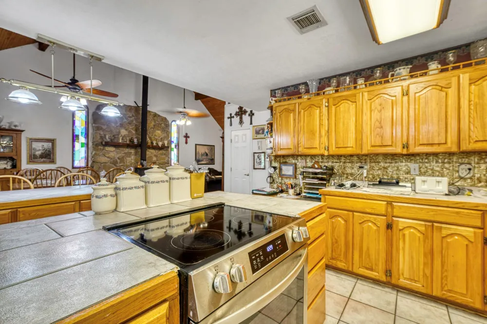 1470 Fellowship Lane Madisonville, TX 77864