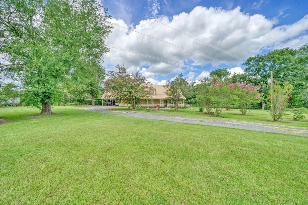 1470 Fellowship Lane Madisonville, TX 77864