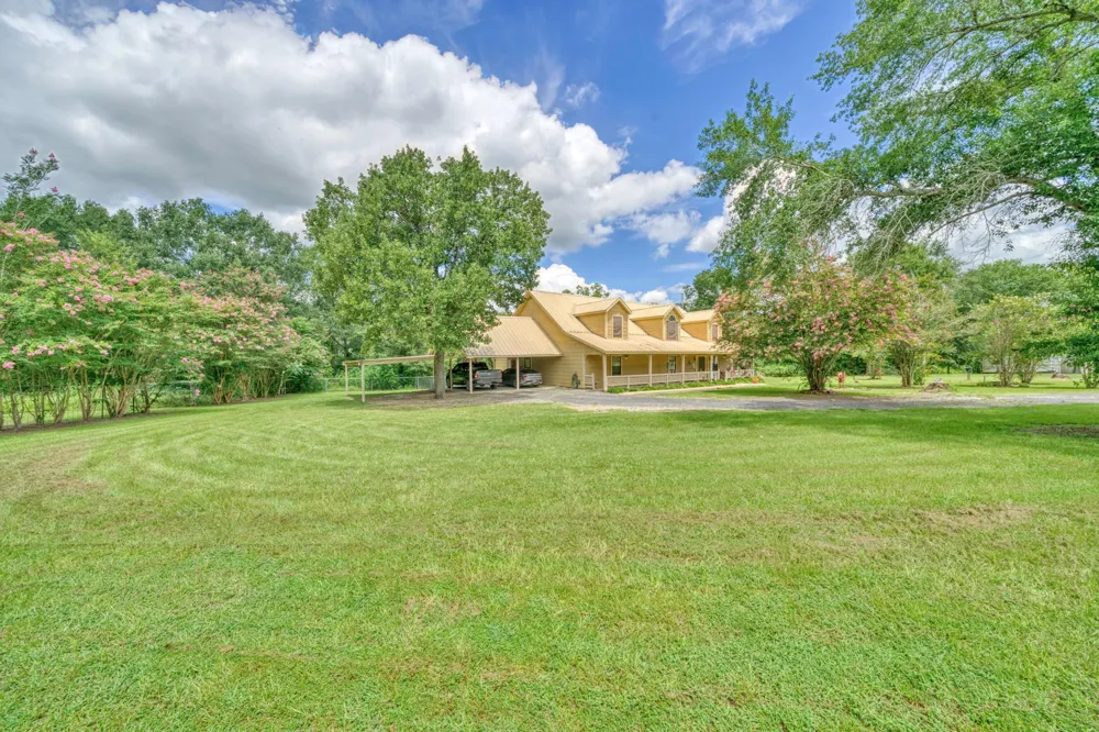 1470 Fellowship Lane Madisonville, TX 77864