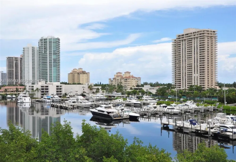 19801 E Country Club Dr #4104 Aventura, FL 33180