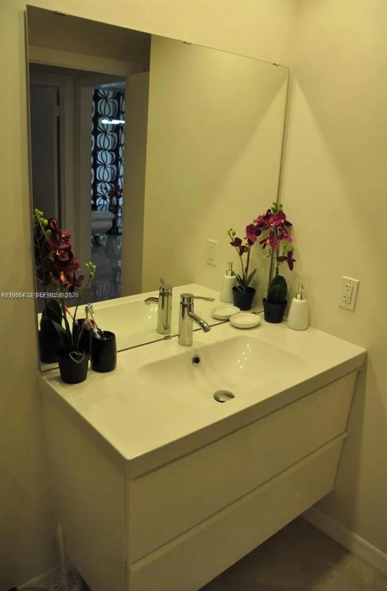 19801 E Country Club Dr #4104 Aventura, FL 33180