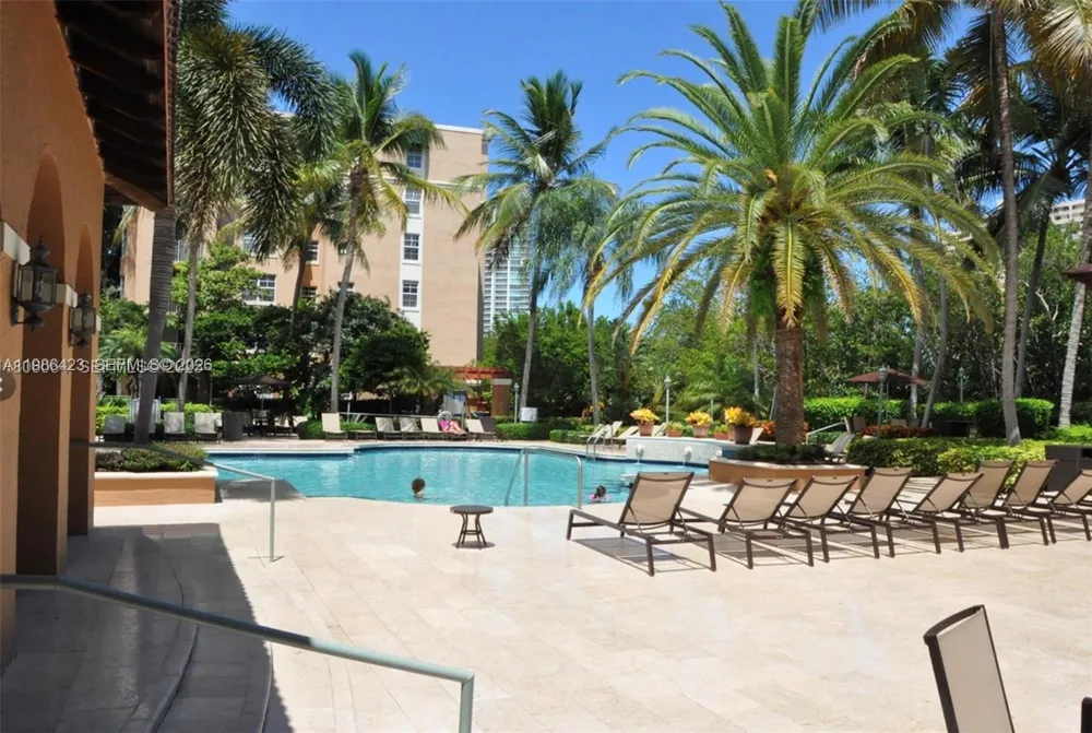 19801 E Country Club Dr #4104 Aventura, FL 33180