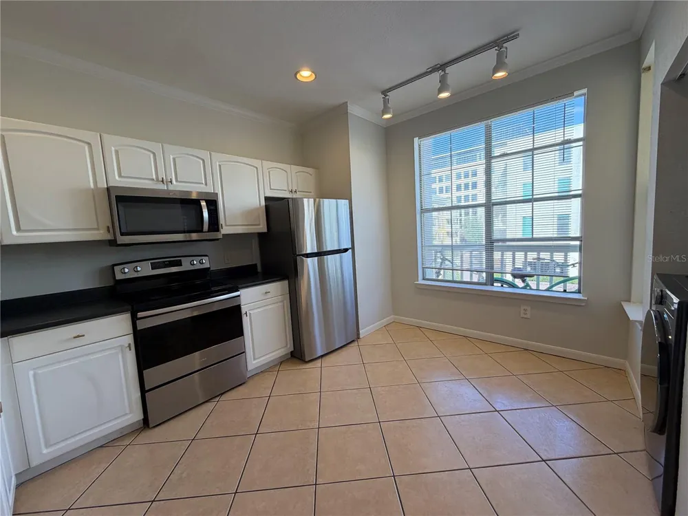 860 ORANGE AVENUE #301 Orlando, FL 32801
