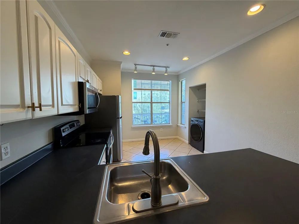 860 ORANGE AVENUE #301 Orlando, FL 32801