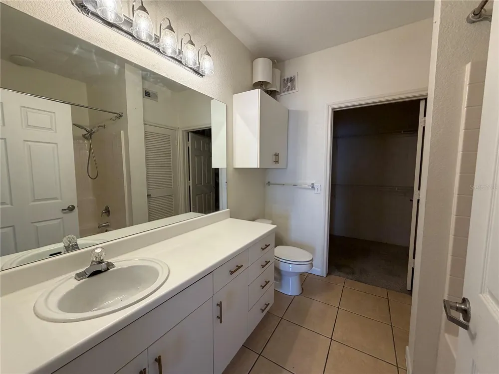 860 ORANGE AVENUE #301 Orlando, FL 32801