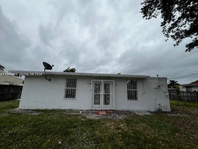 3811 SW 31st Ct West Park, FL 33023