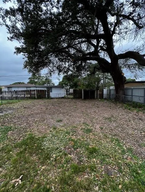 3811 SW 31st Ct West Park, FL 33023