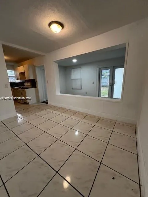 3811 SW 31st Ct West Park, FL 33023