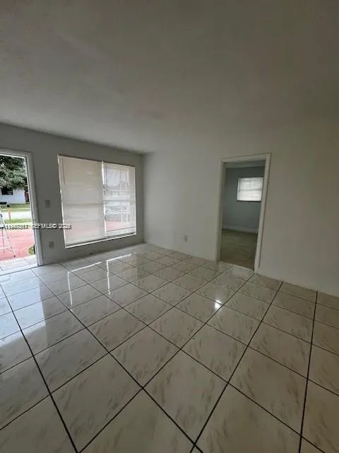 3811 SW 31st Ct West Park, FL 33023