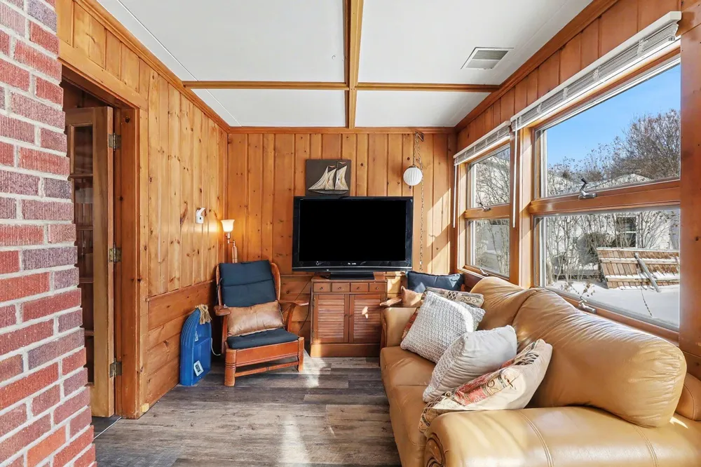 11637 Algonquin Drive Pinckney, MI 48169