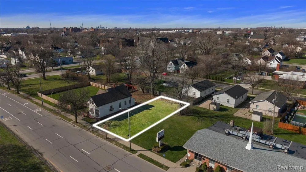 3565 W Jeffries Freeway Detroit City, MI 48208